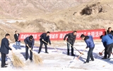 行政第二黨支部開展“創建文明城市，建設美麗鄉村行”主題黨日活動